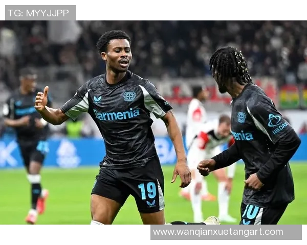 德甲争四激战加剧：勒沃库森与法兰克福硬仗相对