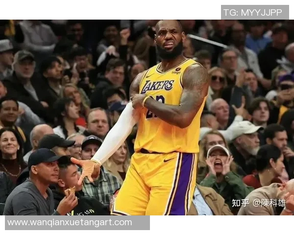 詹姆斯32分8篮板8助攻，率队击败开拓者晋级下一轮：伟大的球场领袖再度上演奇迹