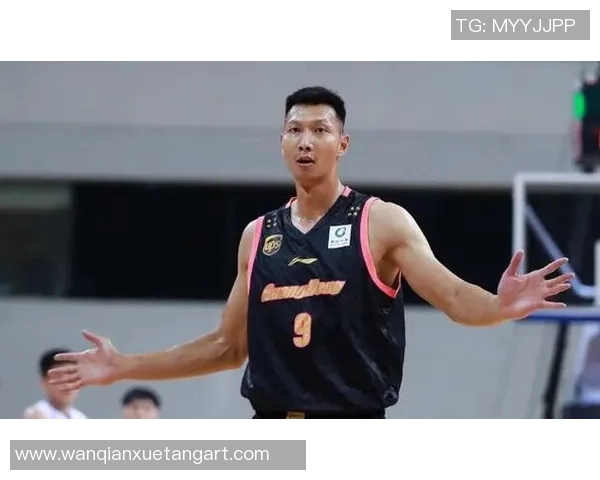 易建联当选CBA最佳防守球员，为广东宏远夺得总冠军做出巨大贡献