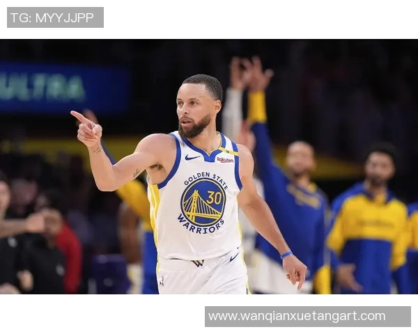 勇士大胜快船,逆袭崛起!领先一场战局掌握主动权 勇士大胜快船,逆袭崛起!领先一场战局掌握主动权